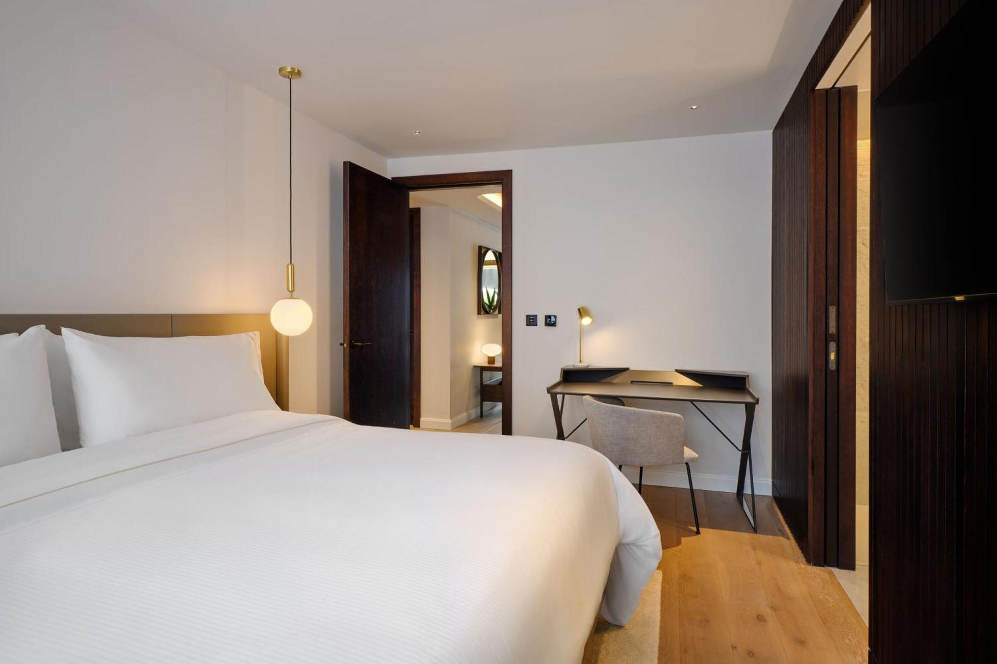 The Westin London City Exterior photo A room at the hotel